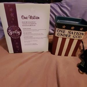 One Nation Deluxe Scentsy Warmer
